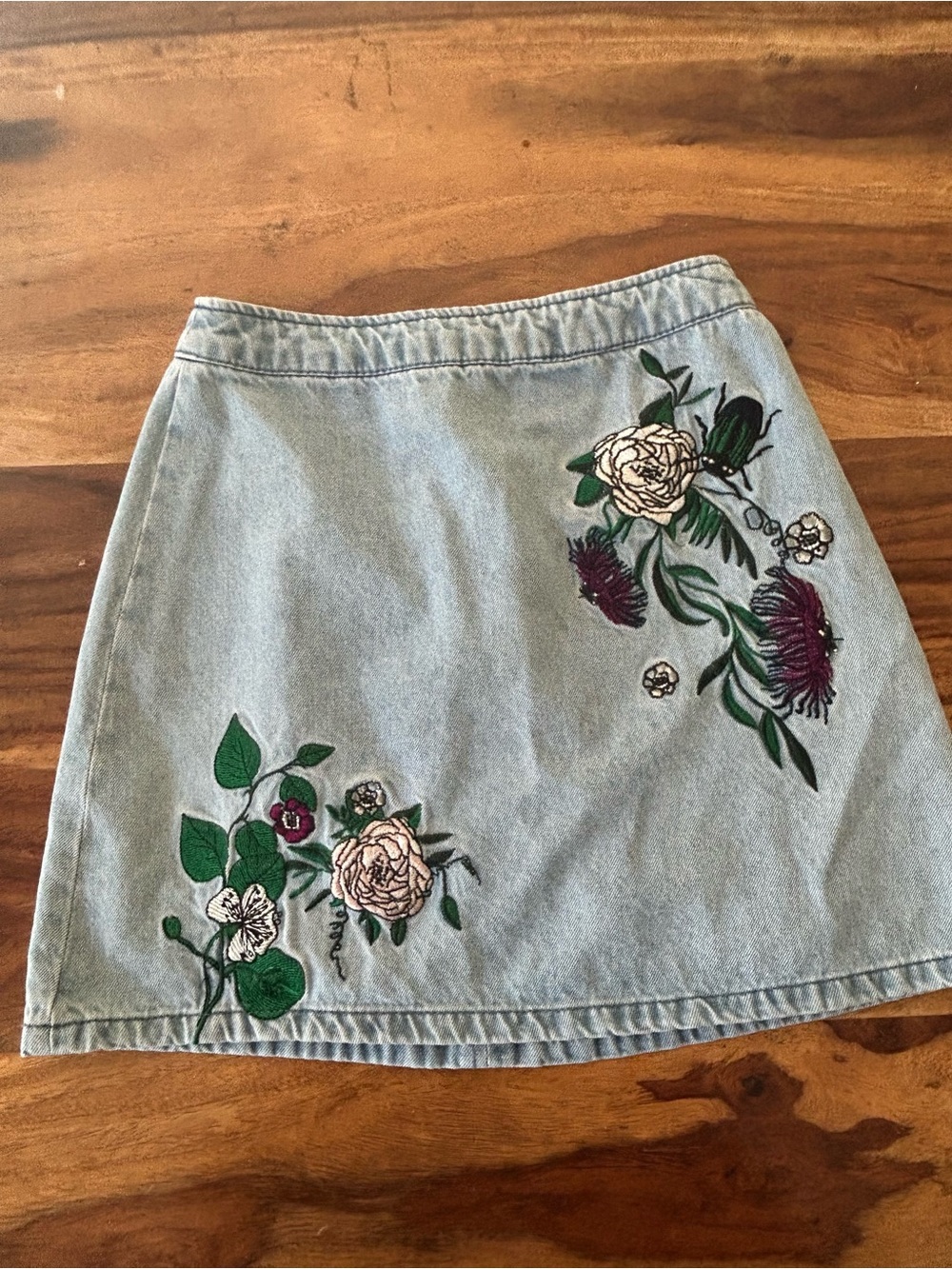 H&M floral embroidered light blue  denim mini skirt botanical insect Coachella 2